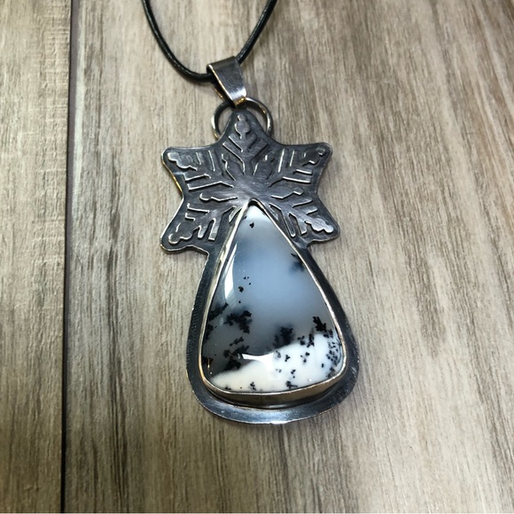 Dendrite Winter Opal Sterling Pendant - Picture 3 of 8